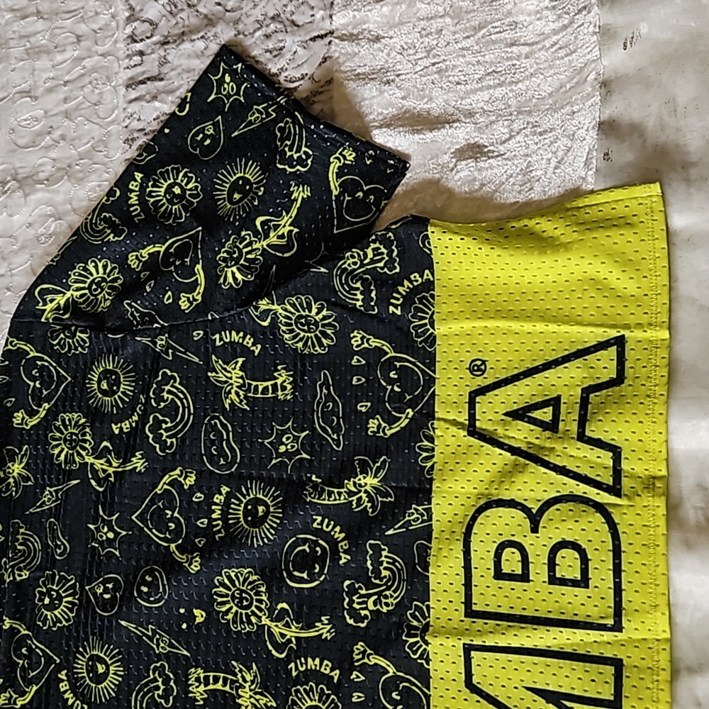 Zumba Wear Mesh Boxy Crop Top - XL - Length 22"-23" - Picture 8 of 10